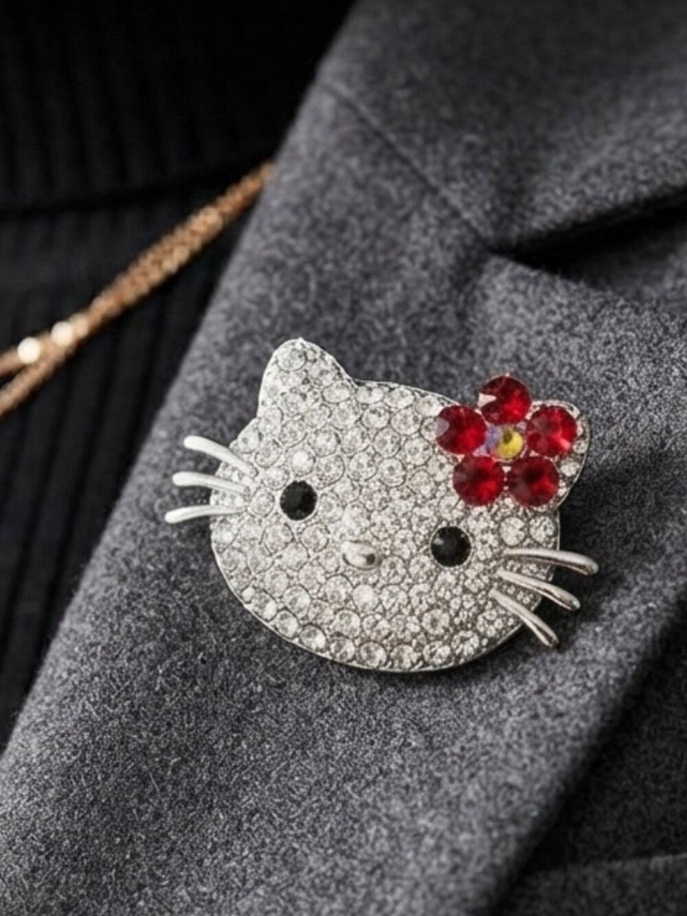 Vintage Y2K Hello Kitty Crystal Pavé Rhinestone Brooch Pin & Box